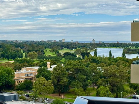 Panoramic View - Albert Park Lake & Shrine Views - Northern Rivers Accommodation 0