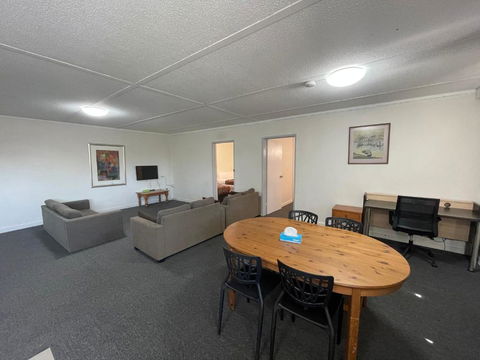 Parkside Inn Motel - Northern Rivers Accommodation 3