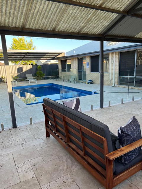 Parkside Pool Home In Aubin Grove - Northern Rivers Accommodation 0
