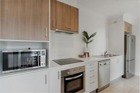 Peaceful 1-Bed Apartment Close To Lonsdale St - Northern Rivers Accommodation 1