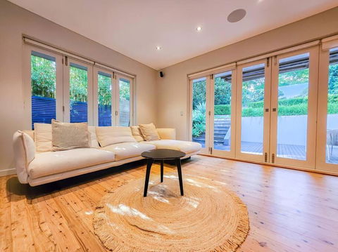 Peaceful 4-Bedroom Family Retreat In Lane Cove - Northern Rivers Accommodation 0