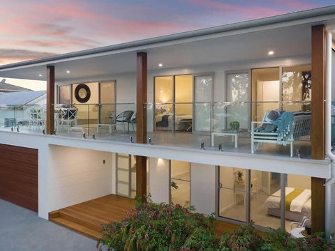 Perfect Beachhouse Lakes Surf At Your Feet - Northern Rivers Accommodation 2