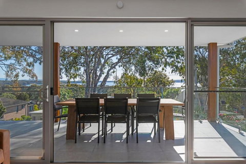 Perfect Beachhouse Lakes Surf At Your Feet - Northern Rivers Accommodation 0