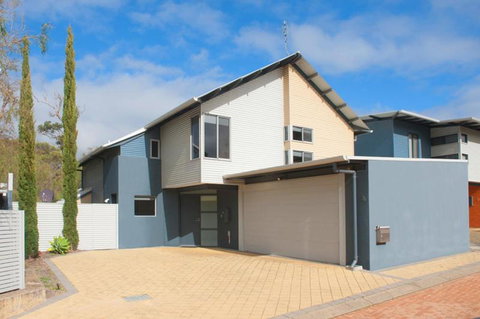 PEPPY TREE HOUSE - Northern Rivers Accommodation 0
