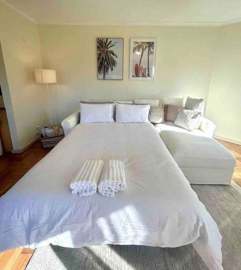 Perfect Manly Retreat, In The Heart Of Manly, Family & Couple Friendly Apartment With CAR SPOT - Northern Rivers Accommodation 3