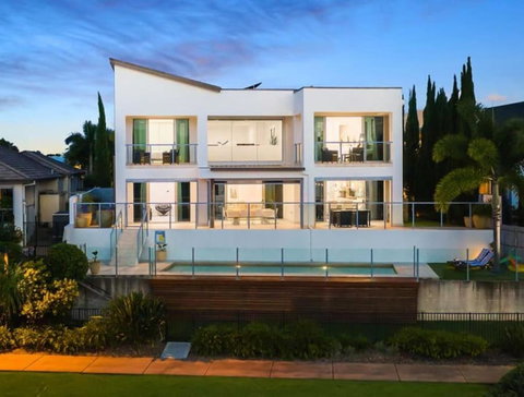 Perfect Summer Lake House - Northern Rivers Accommodation 0