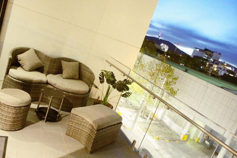 Perfectly Located Modern Apartment - Canberra CBD - Northern Rivers Accommodation 3