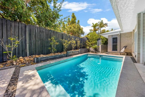 Pet Friendly Holiday Home With Pool On Alex - Northern Rivers Accommodation 1
