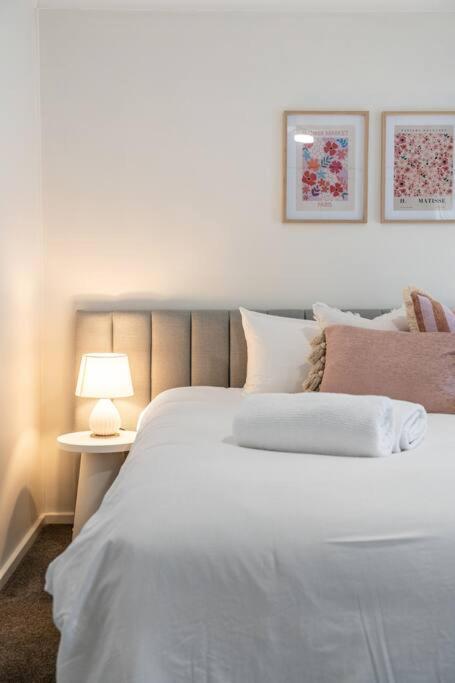 Petal And Bloom - 3BR Family CBD - Northern Rivers Accommodation 2