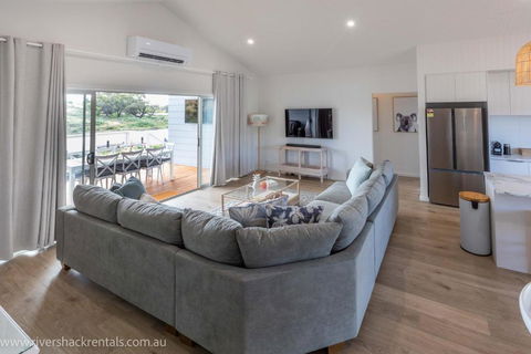 Pina Colada Shack-40 Marina Way - Northern Rivers Accommodation 1