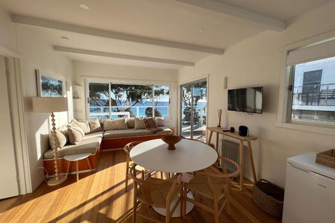 PIPI SHACK - Iconic Waterfront Shack Binalong Bay - Northern Rivers Accommodation 2