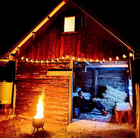 Poets Ode Featuring The Donkey Shed Theatre - Northern Rivers Accommodation 2