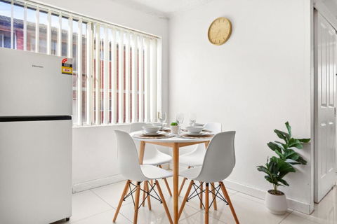 Polished 2-Bed Unit In The Heart Of Parramatta - Northern Rivers Accommodation 1
