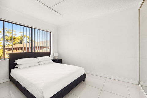 Polished 2-Bed Unit In The Heart Of Parramatta - Northern Rivers Accommodation 3