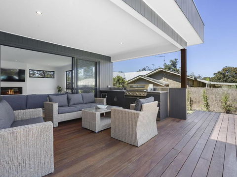 Pool And Spa - 300m Walk To Beach - Northern Rivers Accommodation 2