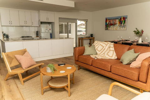 Port Vincent Seaside Apartments - Apartment 2 - Northern Rivers Accommodation 3