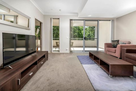 Quiet Apartment In Braddon ACT - Northern Rivers Accommodation 3