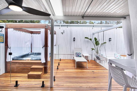 Private Outdoor Spa, Fire Pit - THE RETREAT COOLUM BEACH - Northern Rivers Accommodation 1