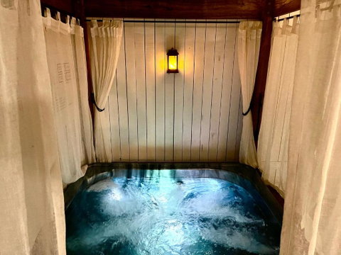 Private Outdoor Spa, Fire Pit - THE RETREAT COOLUM BEACH - Northern Rivers Accommodation 0