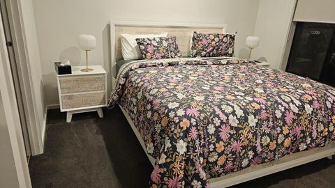 Private Master Bedroom With Ensuite In Officer - Northern Rivers Accommodation 0