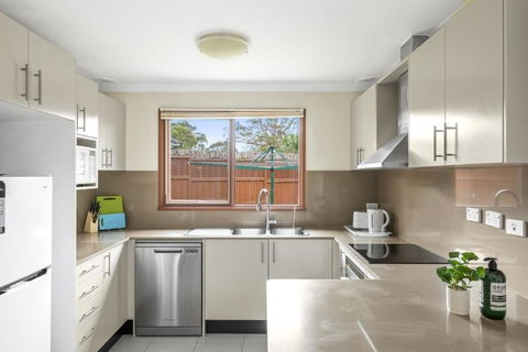 Private Single Room - Centrally Located At Milperra - Shared Bathroom - Northern Rivers Accommodation 3