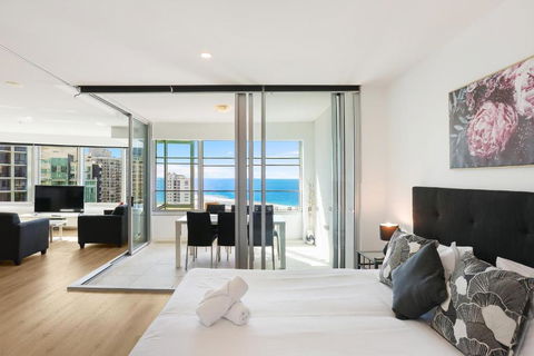 Q Tower Amazing Ocean Views 22nd Level Heated Pools Sleeps 6 - Optimise BNB - Northern Rivers Accommodation 1
