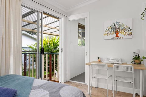 Quadruple Ensuite Room - Nearby Stations & Shops - Northern Rivers Accommodation 3