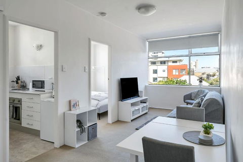 Quaint 1BD On The Doorstep Of Manly Beach - Northern Rivers Accommodation 2