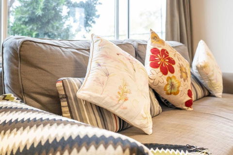 Quaint Auchenflower 1B1B Apt W Parking Close To UQ - Northern Rivers Accommodation 1