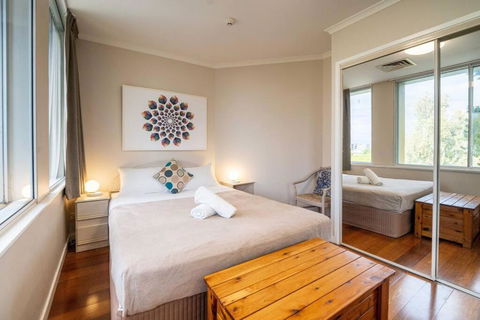 Quaint Auchenflower 1B1B Apt W Parking Close To UQ - Northern Rivers Accommodation 3
