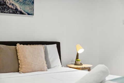 Quaint Double Room - Centrally Located At Glenfield - Shared Bathroom - Northern Rivers Accommodation 2