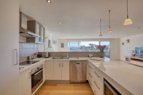 Quarterdeck Apartment - Northern Rivers Accommodation 3