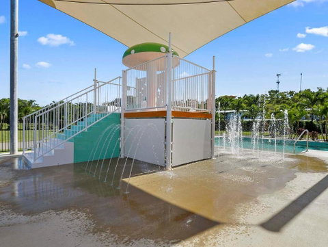 Queens Beach Tourist Village - Northern Rivers Accommodation 2