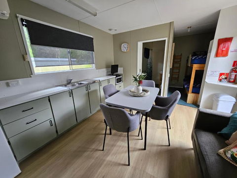 Queenstown Copper Country Cabins - Northern Rivers Accommodation 3