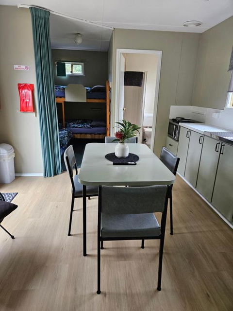 Queenstown Copper Country Cabins - Northern Rivers Accommodation 2