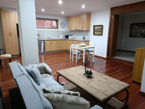 Quiet Nature-Filled Ground Floor Unit - Northern Rivers Accommodation 2