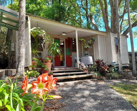 Quirky Cottage In Centre Of Maleny, Walk Everywhere - Northern Rivers Accommodation 0