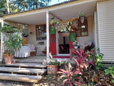 Quirky Cottage In Centre Of Maleny, Walk Everywhere - Northern Rivers Accommodation 2