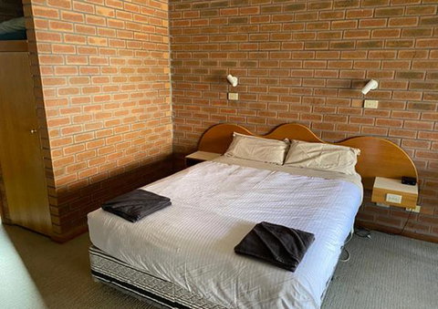 Railway Hotel Motel Peterborough - Northern Rivers Accommodation 3