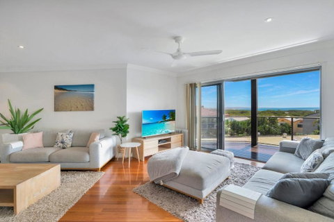 Rainbow Towers 2 Rainbow Beach - Northern Rivers Accommodation 2