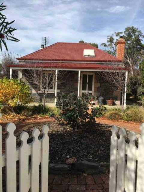 Randell Cottage - Adelaide Hills - Cosy Rustic Hideaway - Northern Rivers Accommodation 2