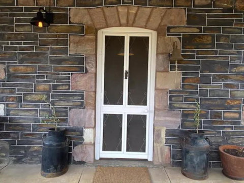 Randell Cottage - Adelaide Hills - Cosy Rustic Hideaway - Northern Rivers Accommodation 3
