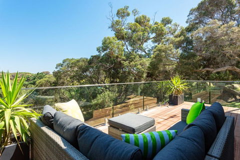 At Agnes Ave: Coastal Views - Northern Rivers Accommodation 0