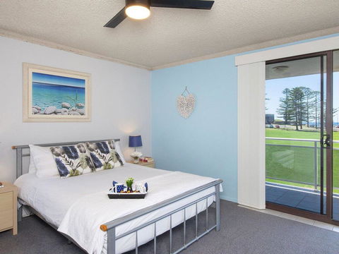 At The Beach - Kiama Surf Beach At Your Doorstep - Northern Rivers Accommodation 2