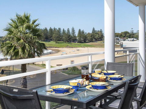 At The Beach - Kiama Surf Beach At Your Doorstep - Northern Rivers Accommodation 1