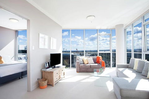 Australia Towers ShortOzstay - Northern Rivers Accommodation 0