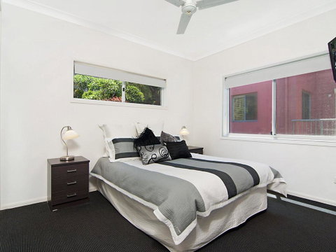 Avalon 3 - Views To Die For - Across The Road From Convent Beach - Northern Rivers Accommodation 1