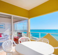 Avalon 4 - right across the road from convent beach - uninterrupted views - Northern Rivers Accommodation