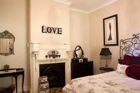 Azalea Cedar-Rose Barossa Valley Villa - Northern Rivers Accommodation 2