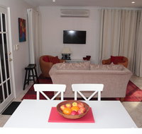 Azalea Villa - Close to the City of Perth - Northern Rivers Accommodation